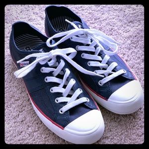 Converse Sneakers size 8 NWOT